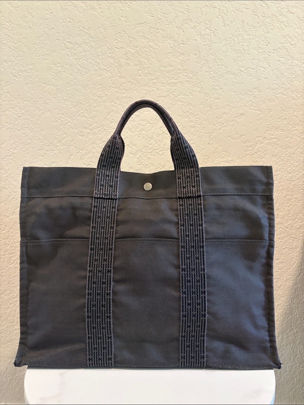 Hermes 12x17 ” Canvas Tote Unisex Grey Handbag